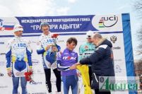 Победу праздновали гонщики из Украины